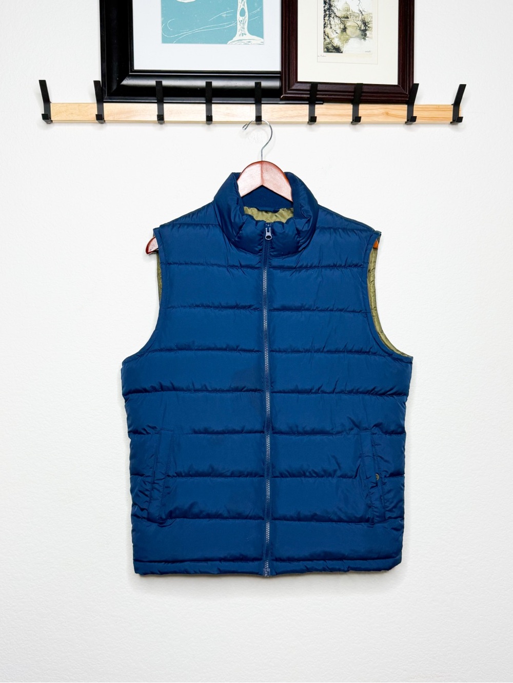 Gap Men’s Blue Puffer Vest Size M